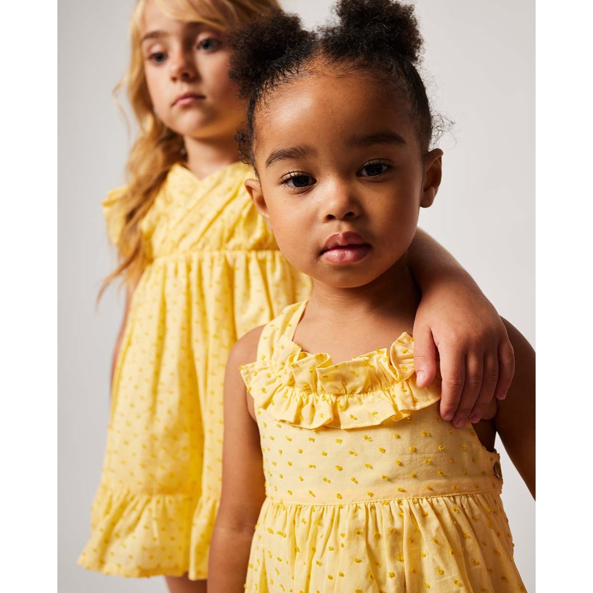 VESTIDO MIDI PLUMETI AMARILLO