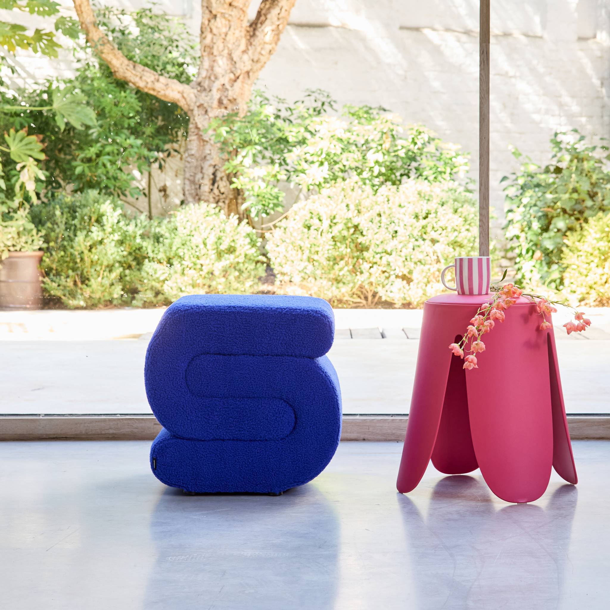 Tabouret / pouf design revêtement bouclette bleu 1 place L 43 x P 47 x H 44cm - Sasha