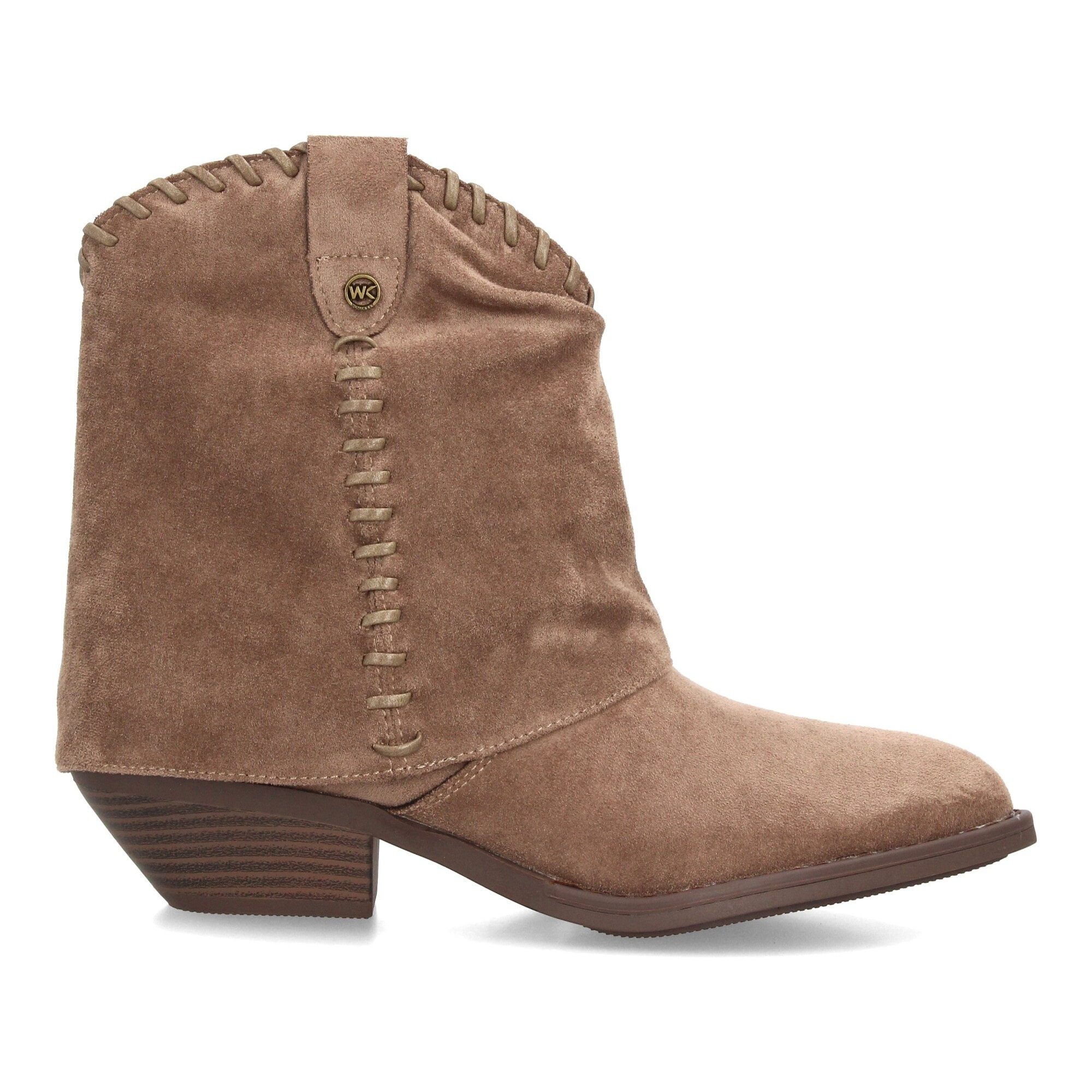 Botines cowboy con costuras decorativas