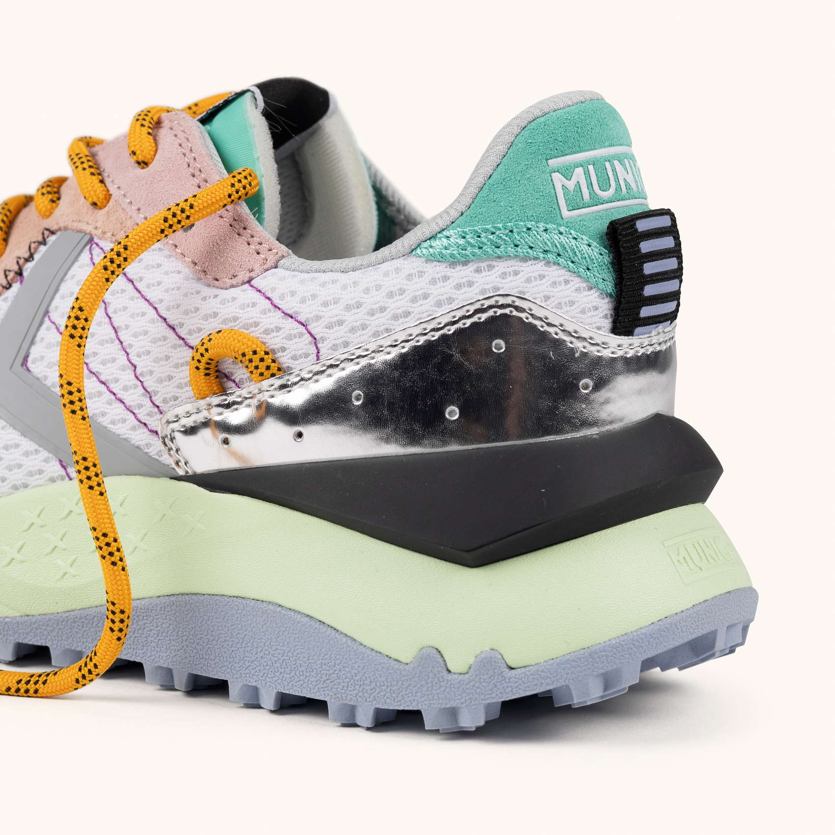 Zapatilla Urbana de Suela Chunky en Lavanda y Plata MUNICH SHIBUYA WMN 40