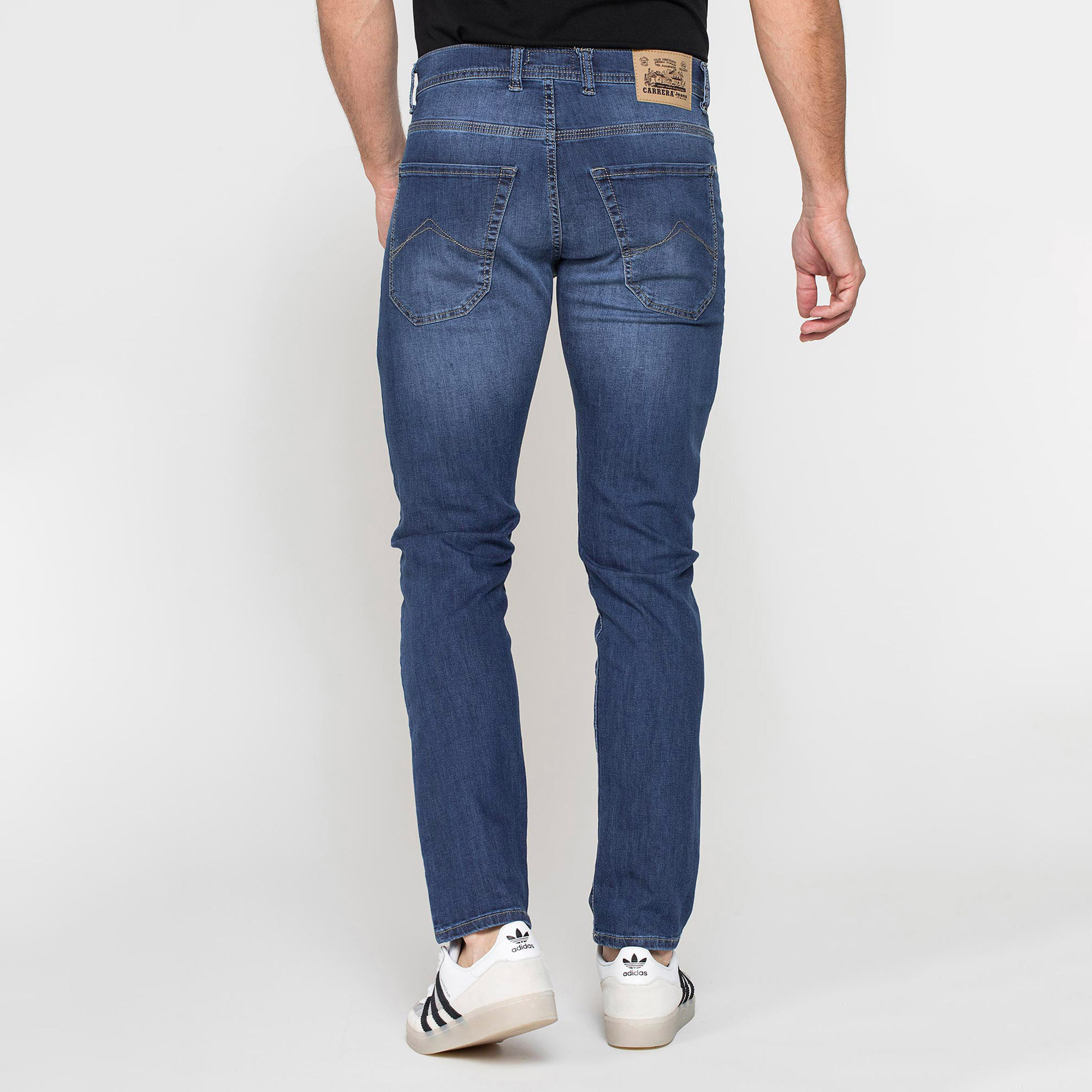 JEANS UOMO 5 TASCHE MOD. 710 IN DENIM ELASTICIZZATO 9 oz. Vita regolare con bottoni, gamba comoda.