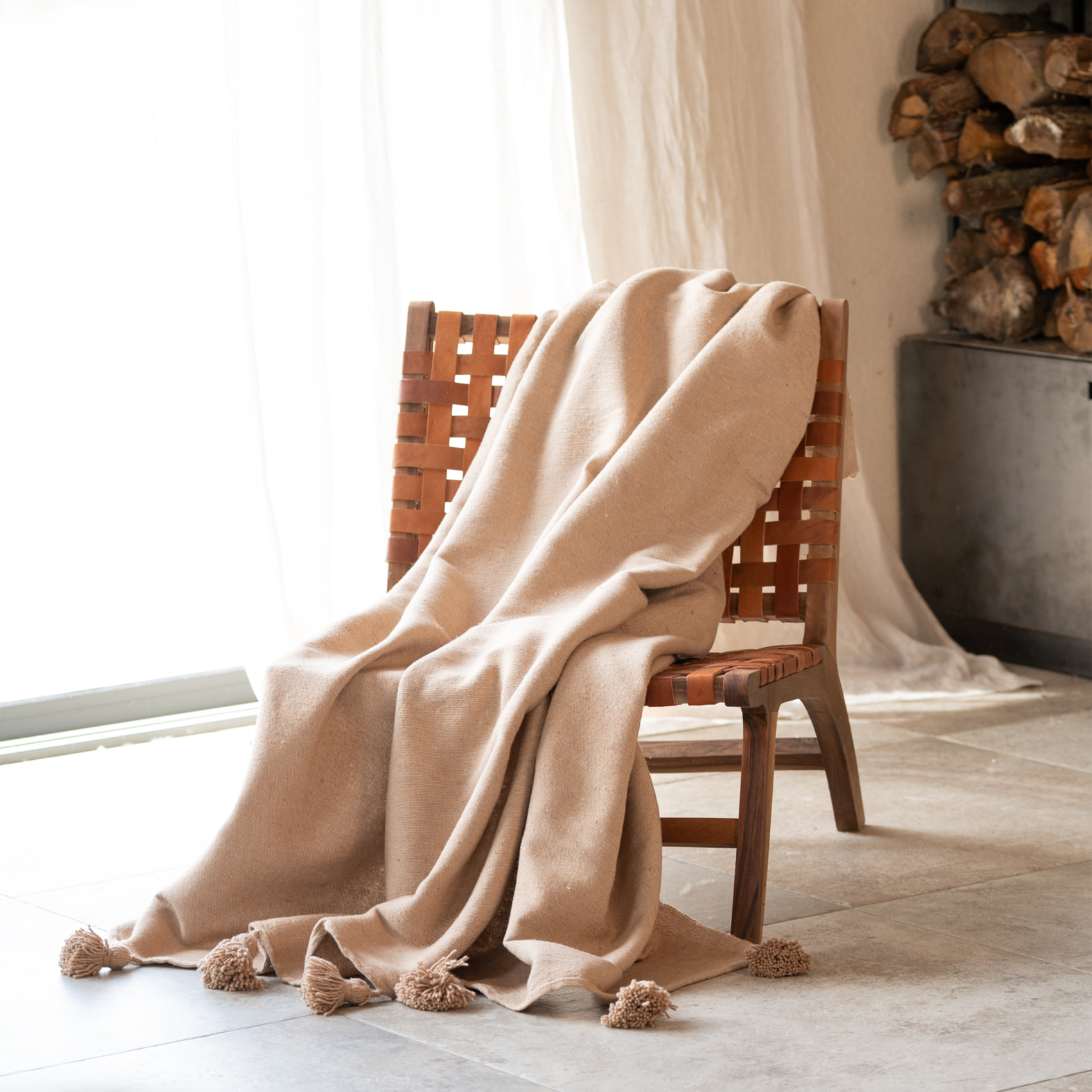 Grand plaid canapé en laine à pompons - Beige