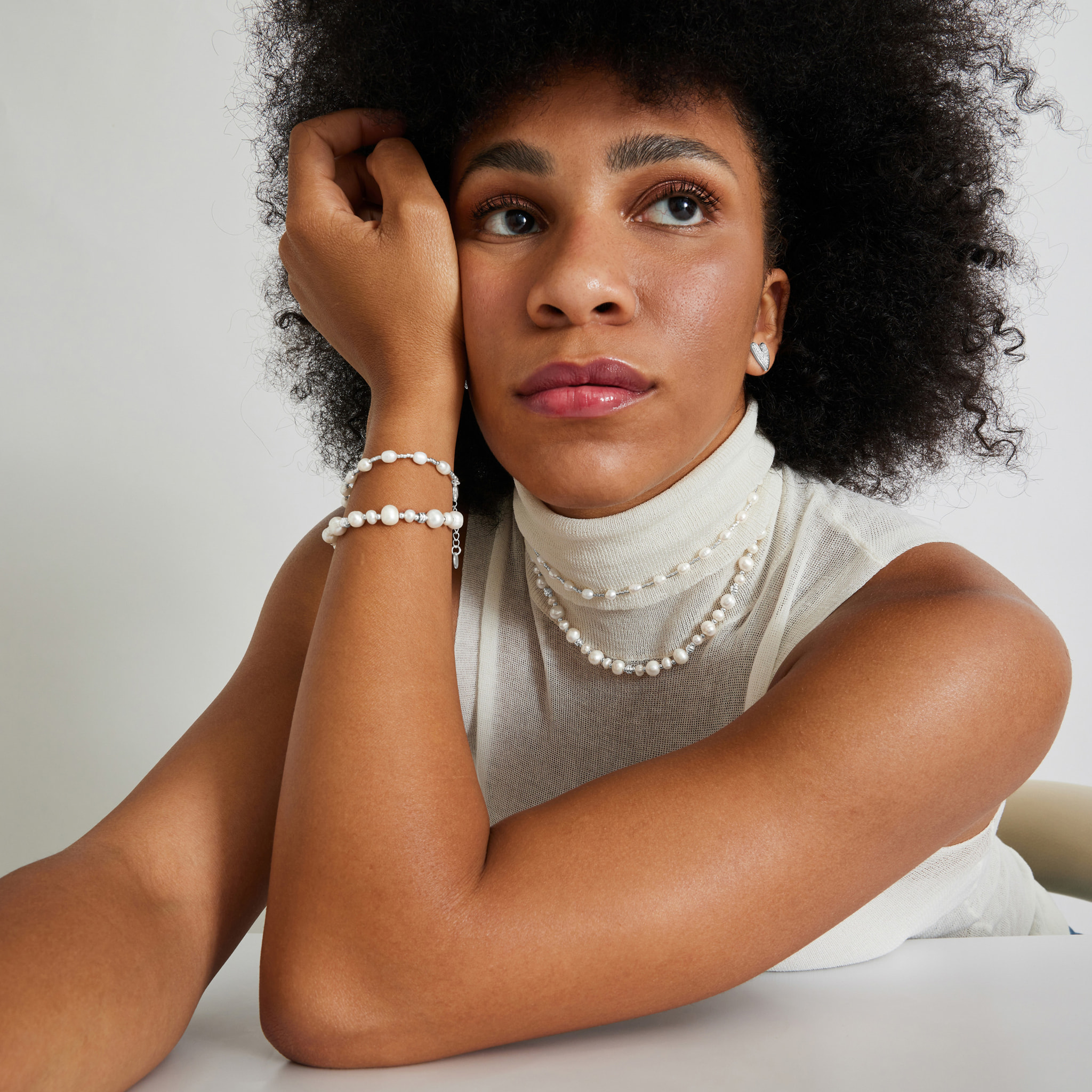 Pulsera de Perla Blanca acabada en rodio