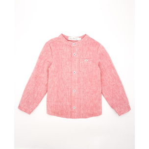 Camisa de manga larga roja. Cuello mao y bolsillo en el delantero.