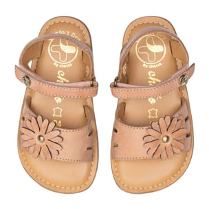 SANDALIA BAREFOOT ROSA – FLOR DELICADA Y SUAVIDAD PASTEL