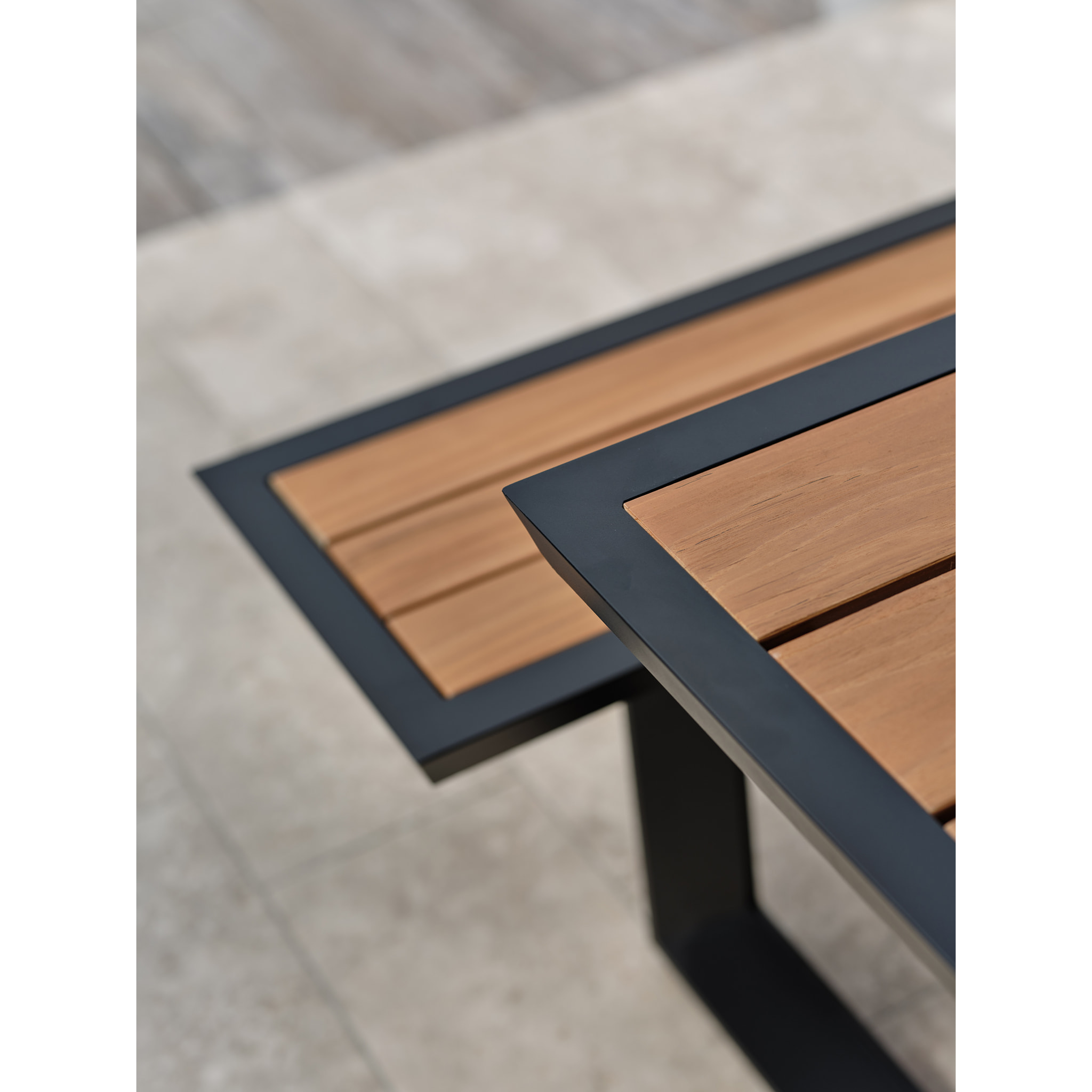 TORONTO - Table avec bancs en aluminium gris anthracite et teck