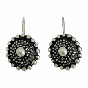 Pendiente tipo charro en plata chapado. Cierre gancho