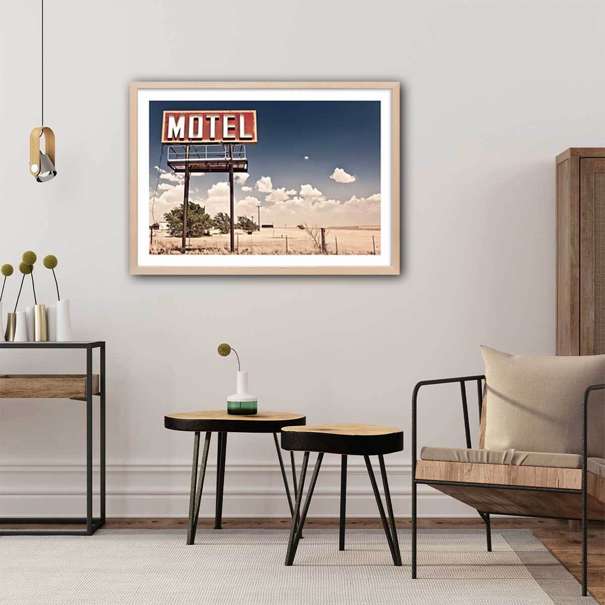 Affiche motel and neon lights Affiche sous cadre bois