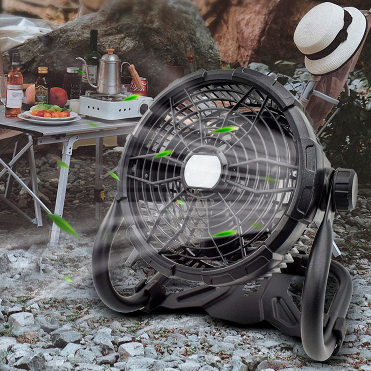 Ventilatore esterno X45 con luce LED, 18W e velocità regolabile. Appendi o in piedi, angolo regolabile e powerbank di 14400 mAh.