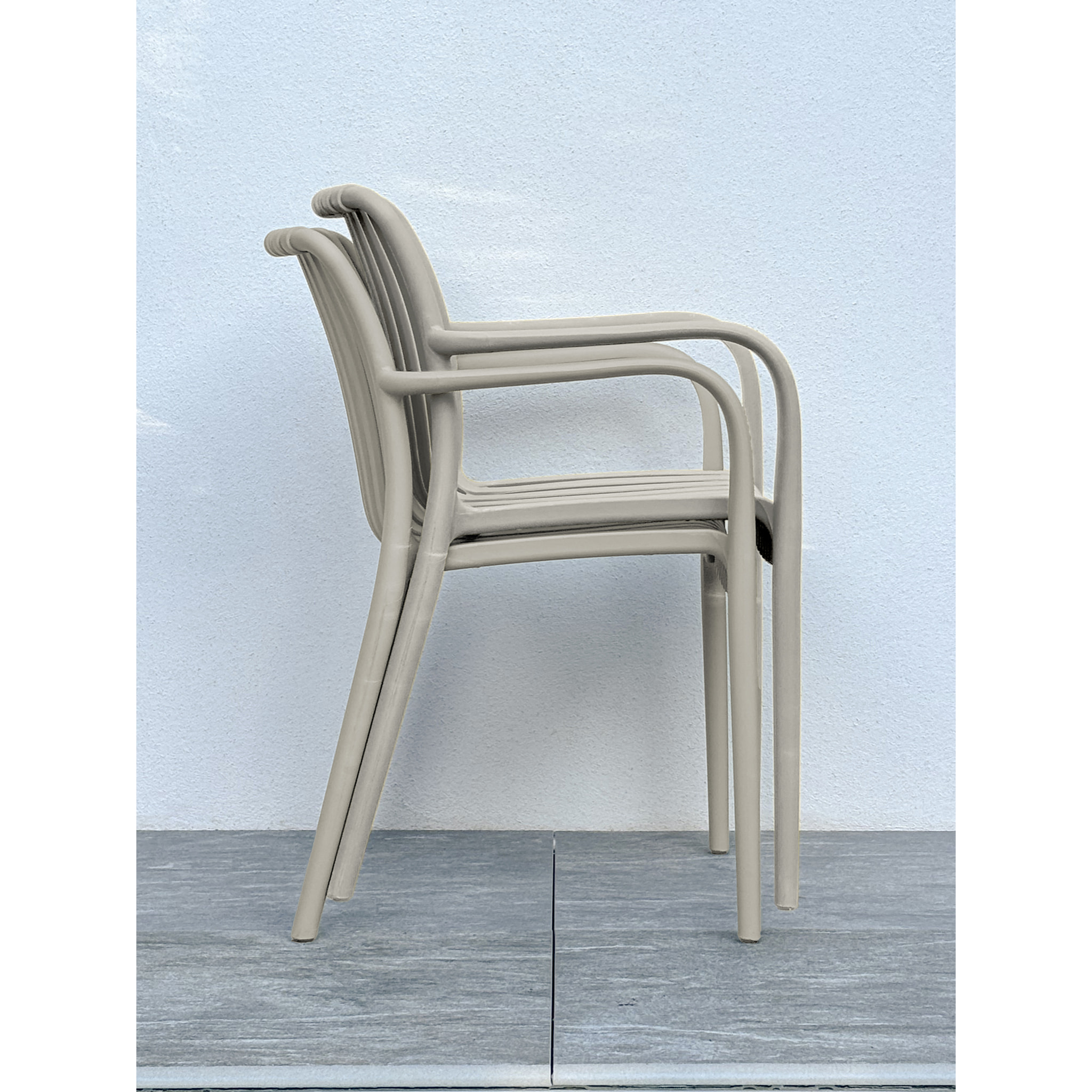 TIAGO - Lot de 2 fauteuils de jardin empilables en Polypropylène sable