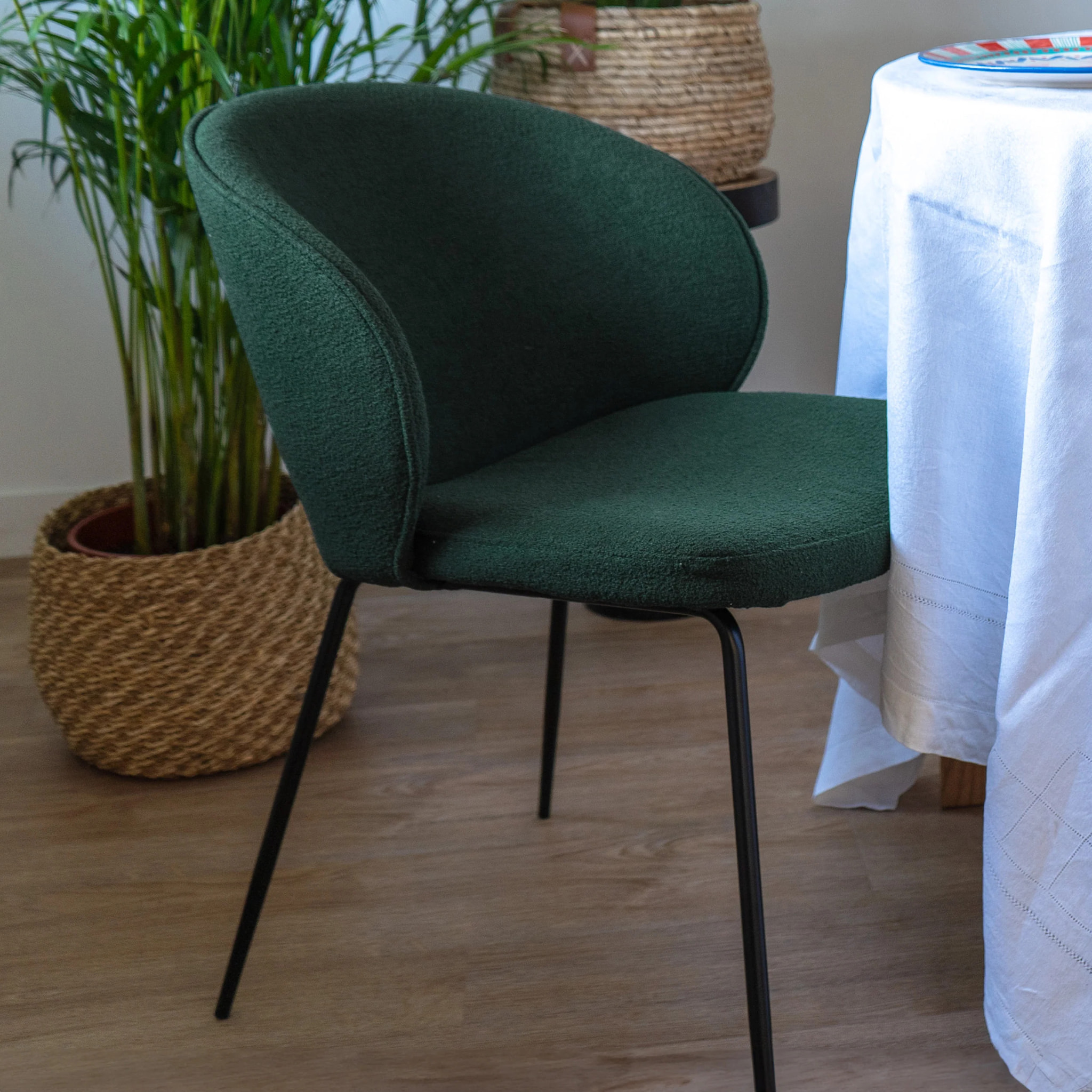 Lot de 2 chaises vertes en tissu bouclette et pied en métal - Groom