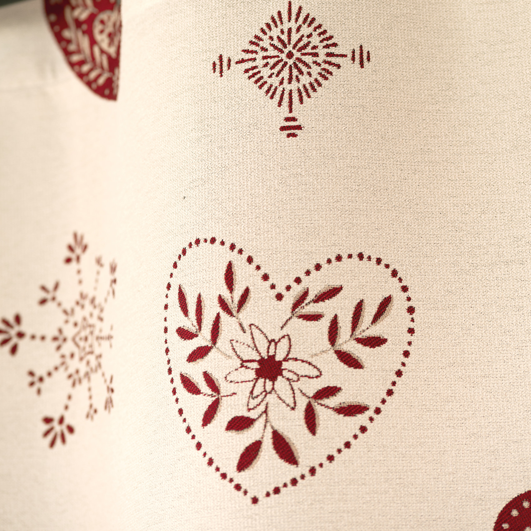 Rideau jacquard d’ameublement avec motifs chalets et cœurs - Rouge