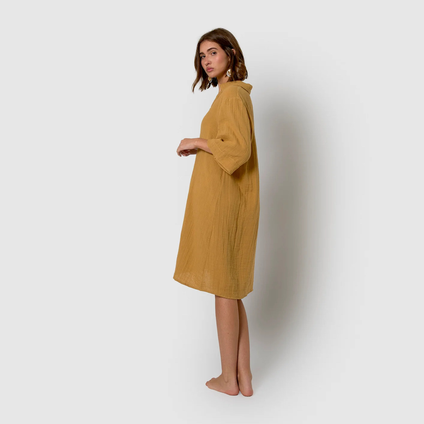 Vestido corto muselina ocre