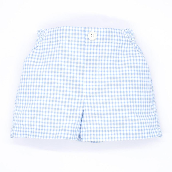 Bermuda vichy azul. Con bolsillos, botón y dibujo de la bragueta.