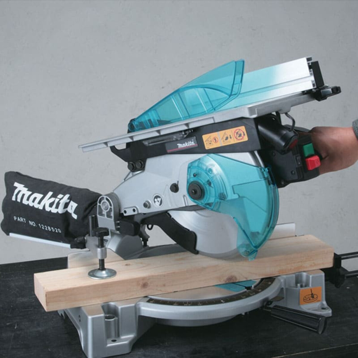 Scie à onglets et à délignage 1650 W Ø260 mm sans éclairage - MAKITA - LH1040