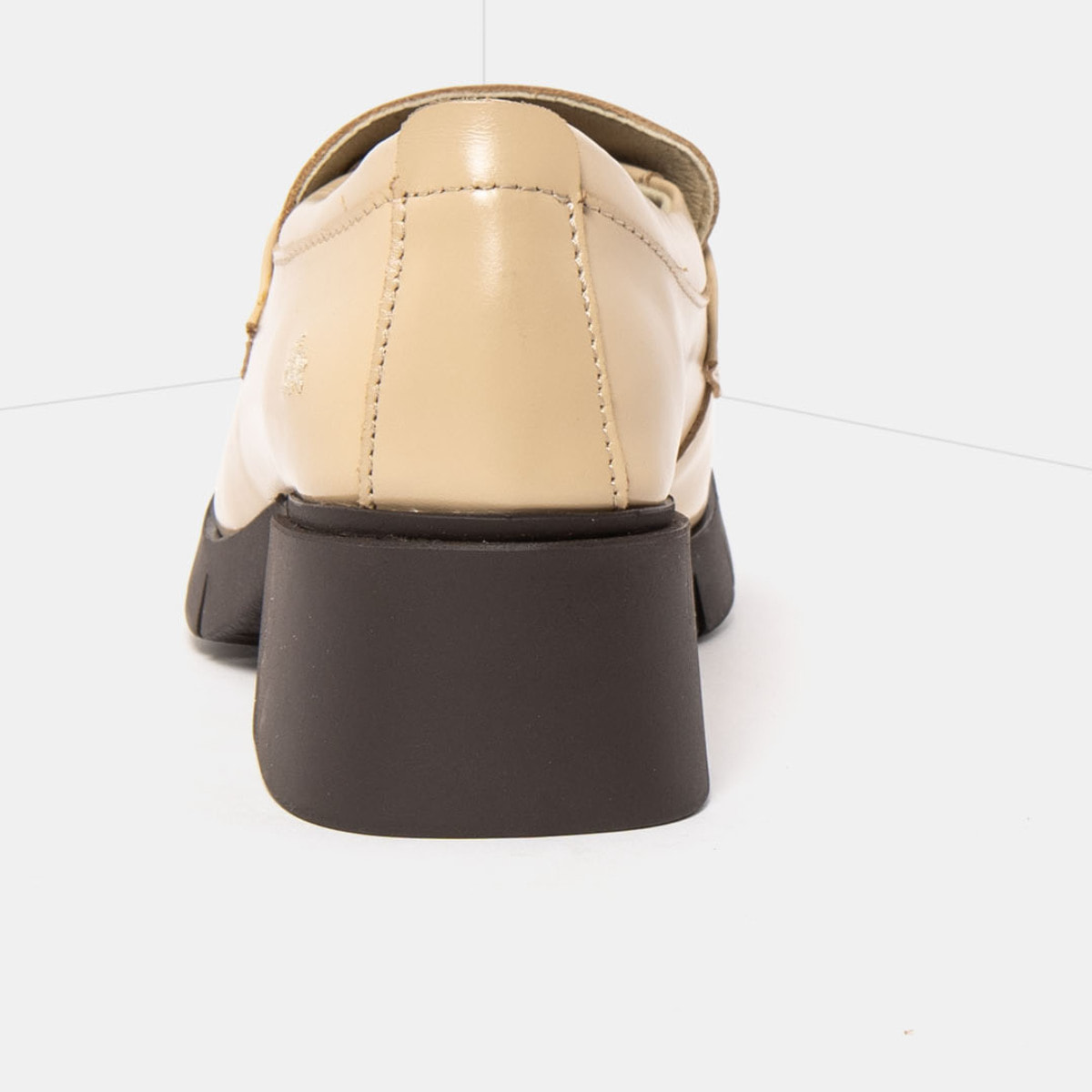 Zapatos 1283 NAPPA SHINNY CREAM / VARSOVIA color Cream