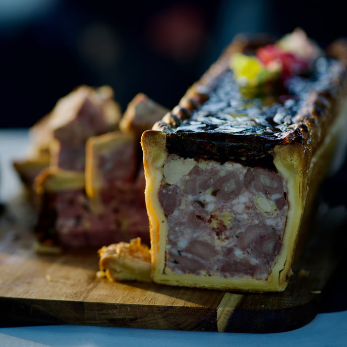 Pâté en croûte de canard, morilles, foie gras - 2,2 kg - sous vide - France