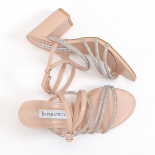 Sandali in simil pelle con tacco comodo e fasce ricoperte di strass