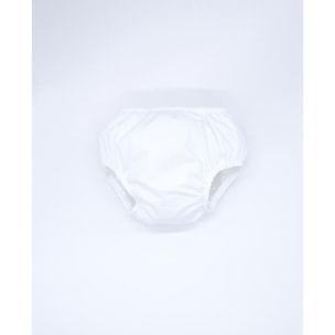 Cubrepañal de popelin blanco. Elastico en la cintura y en las piernas.