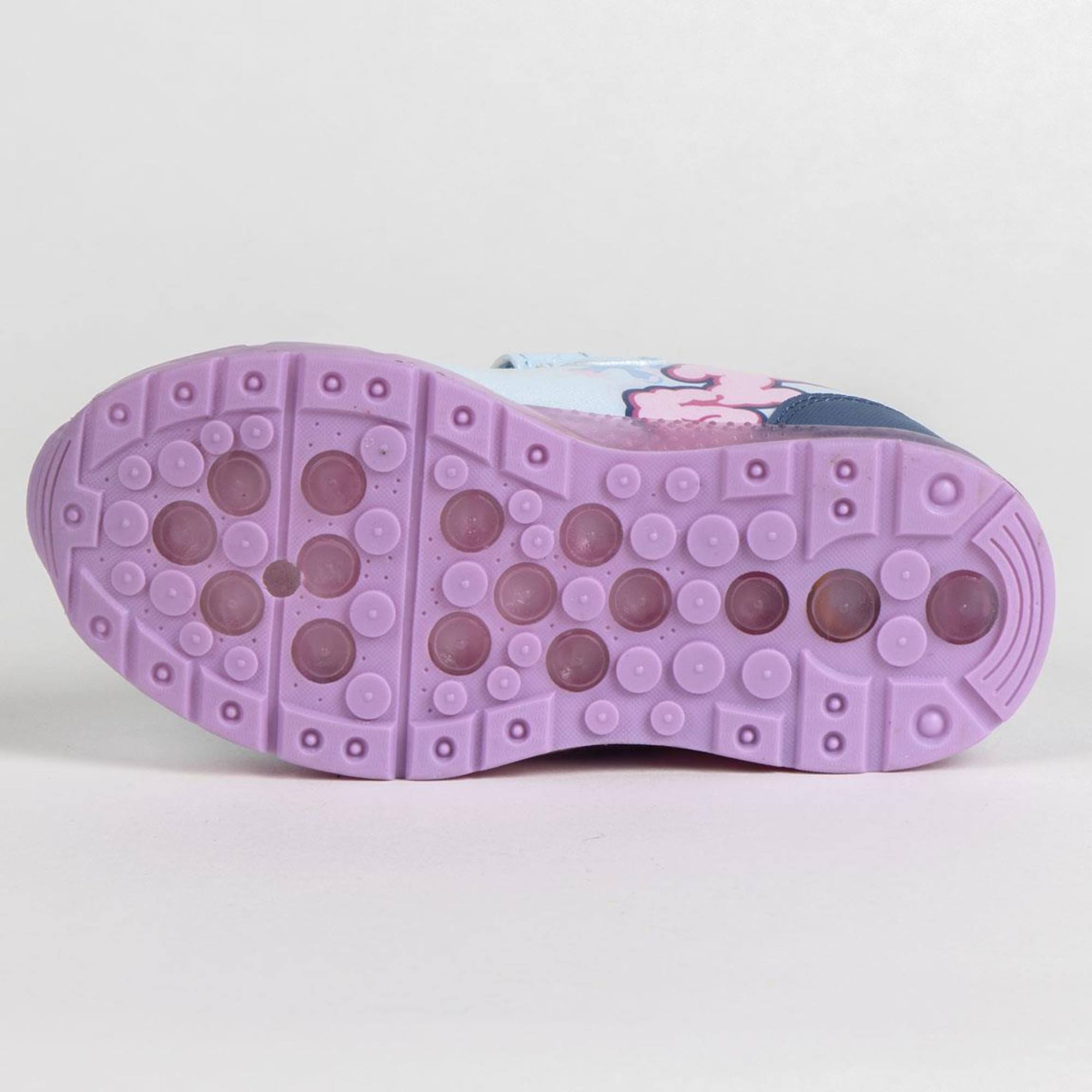 Zapatilla deportiva infantil suela ligera con luces "Stitch"