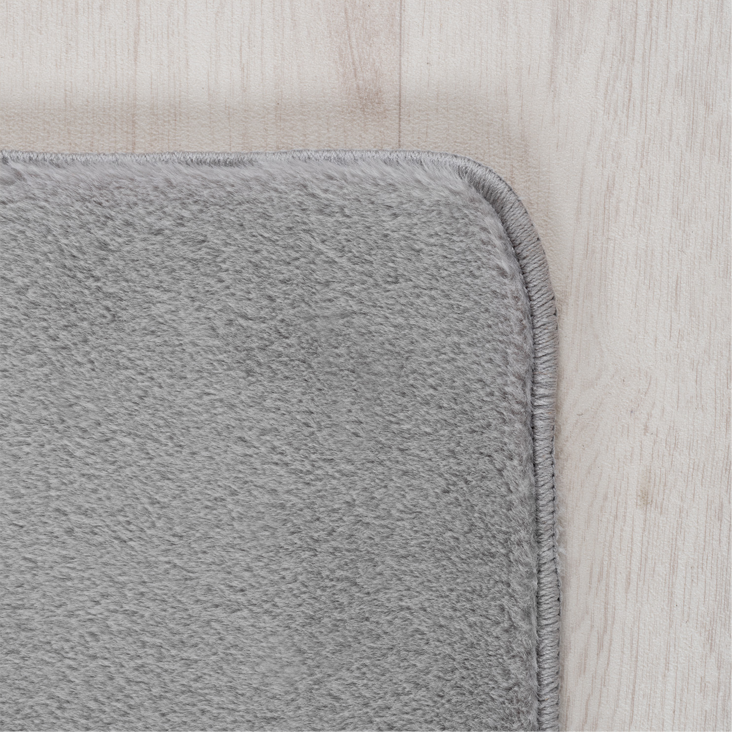 ALBA - Tapis doux silver à poils courts