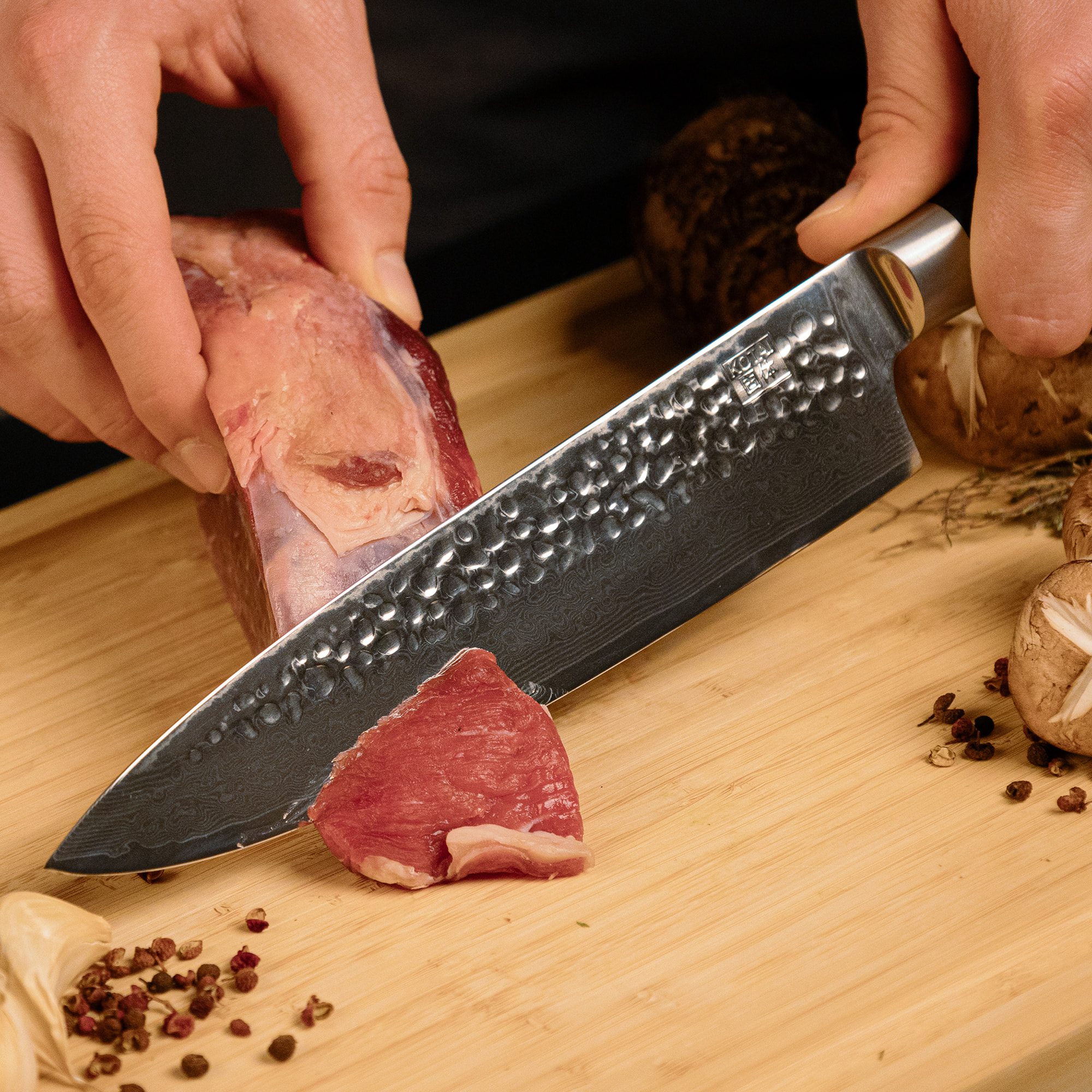 Cuchillo de Chef martillado "Gyuto" - 200mm - Colección Pakka Damascus