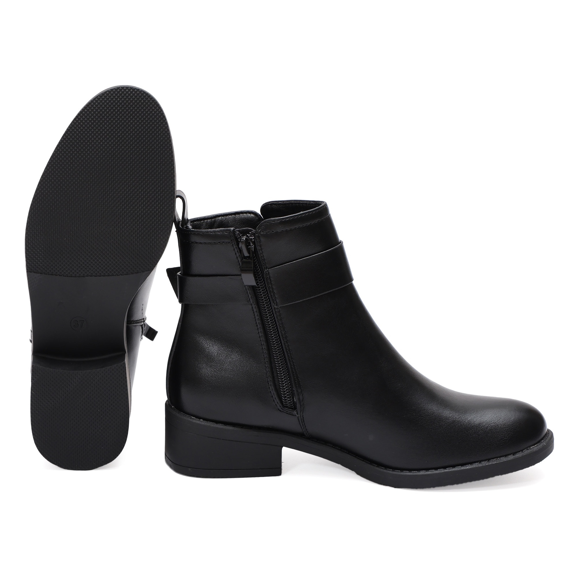 Stivaletto in simil pelle con fibbia dorata