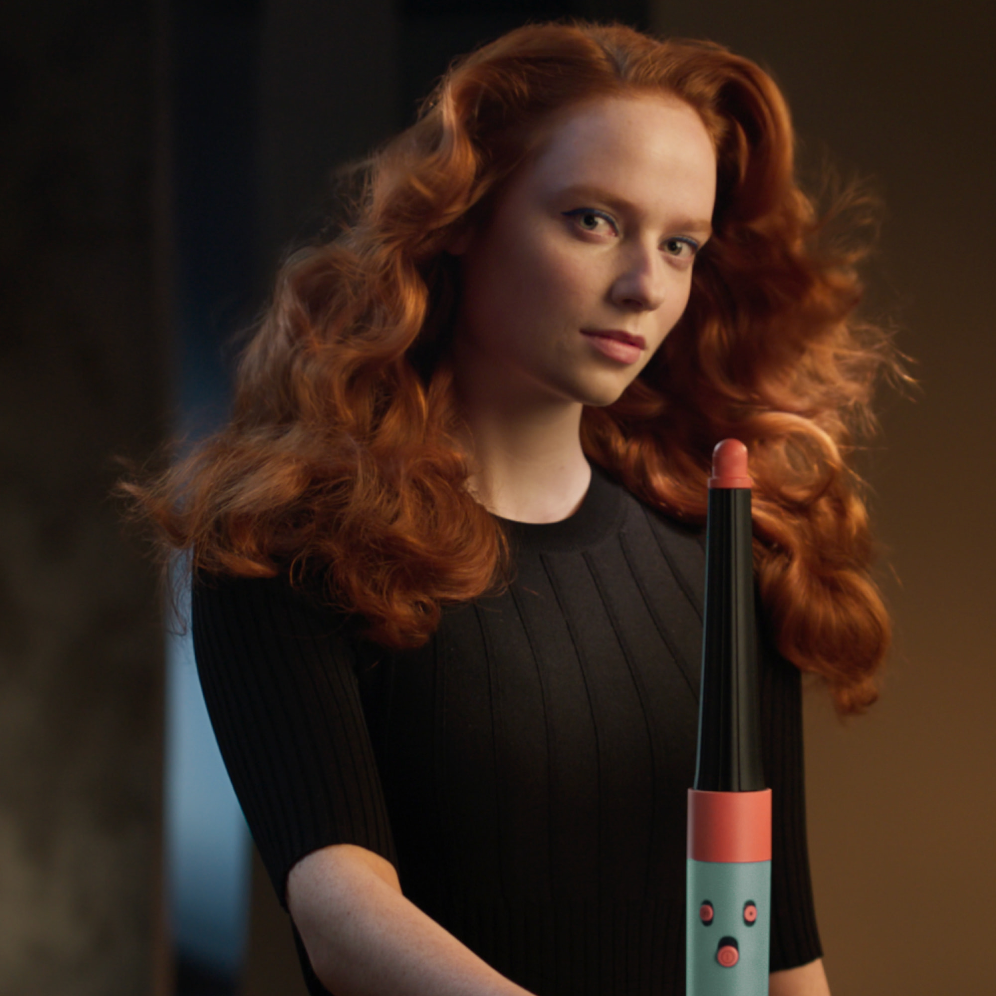 Multi-styler asciugacapelli Dyson Airwrap i.d.™ per capelli lisci e ondulati in Acquamarina/Tangerine | Ricondizionato