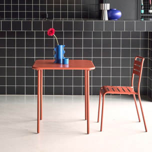 Table de jardin métal 2 places. terracotta. Amelia. 70x70cm. traitement antirouille. lattes et bords arrondis