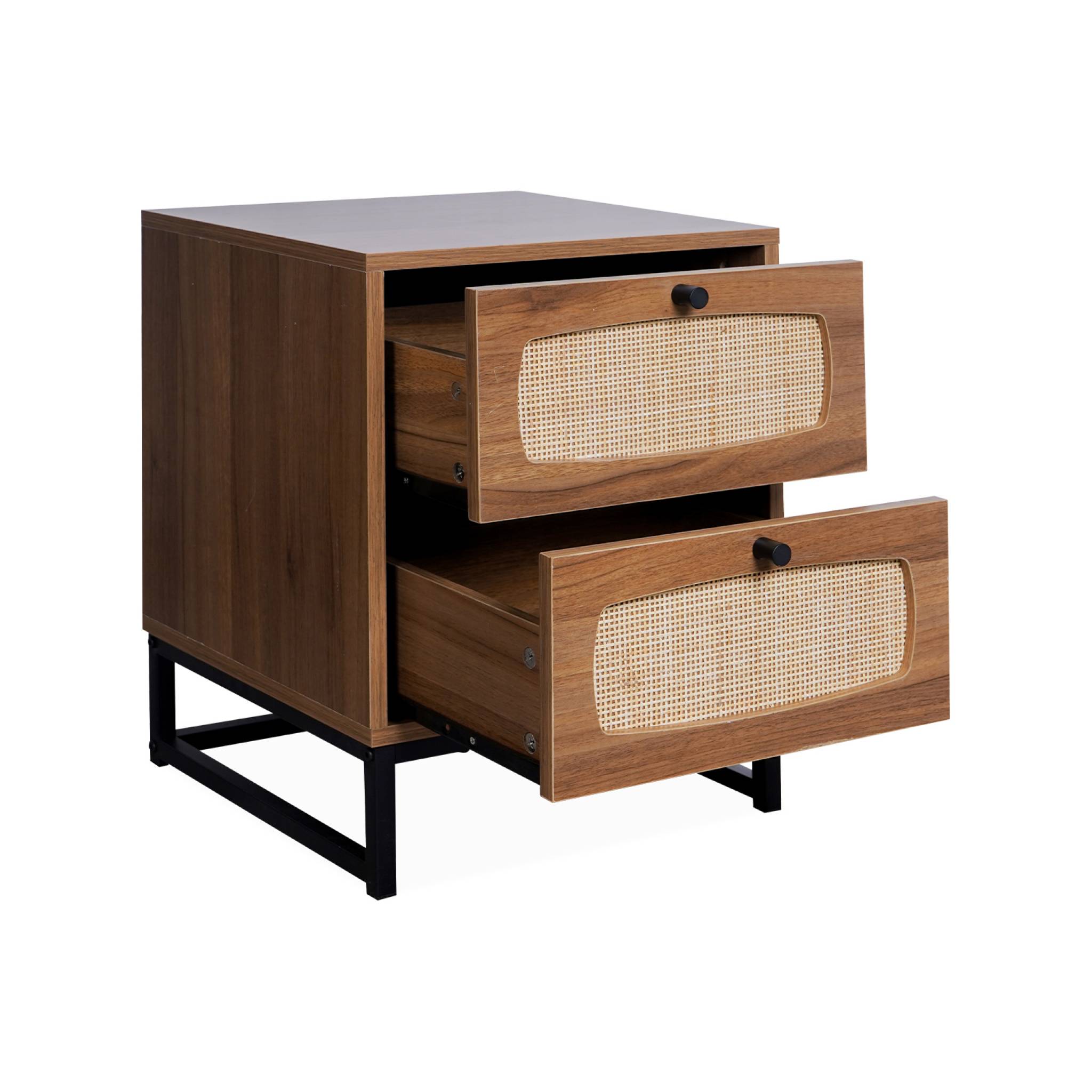 Lots de 2 tables de chevet en décor bois et cannage avec pieds et poignées en métal noir