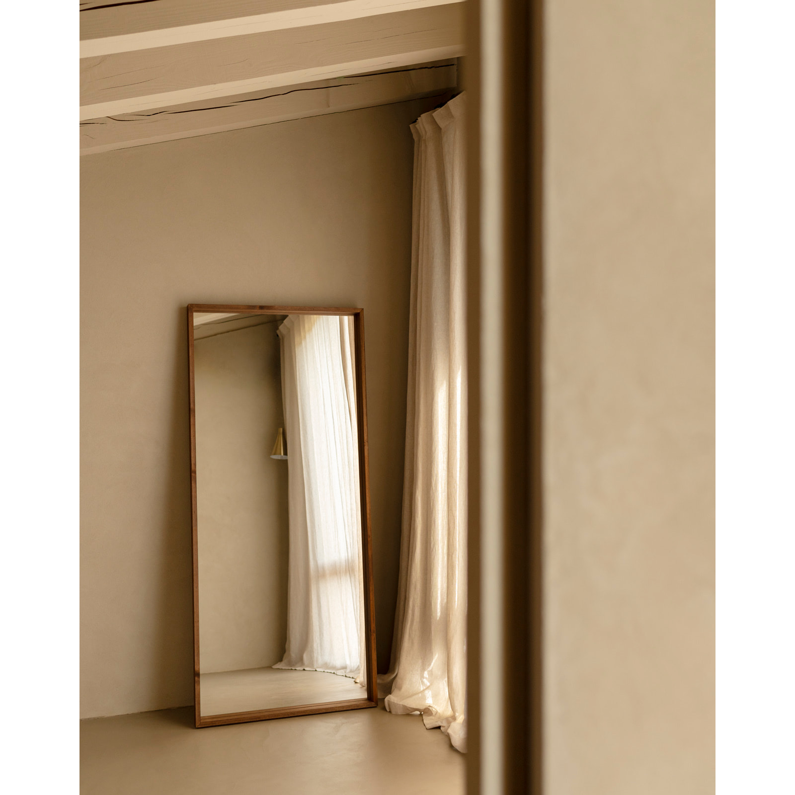 Miroir effet bois massif ton chêne foncé en différentes tailles