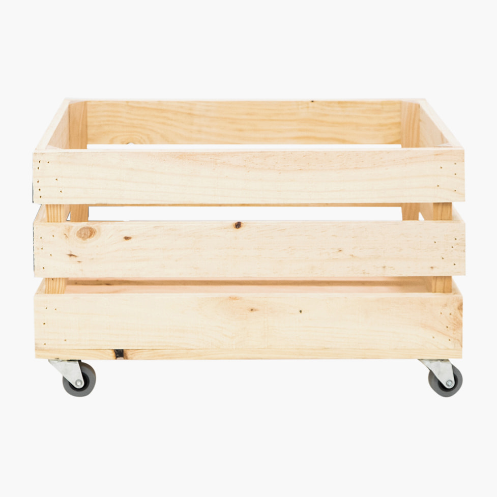 Caja grande de madera maciza en tono natural con Ruedas 49x30,5x25,5cm Alto: 36 Largo: 49 Ancho: 25.5