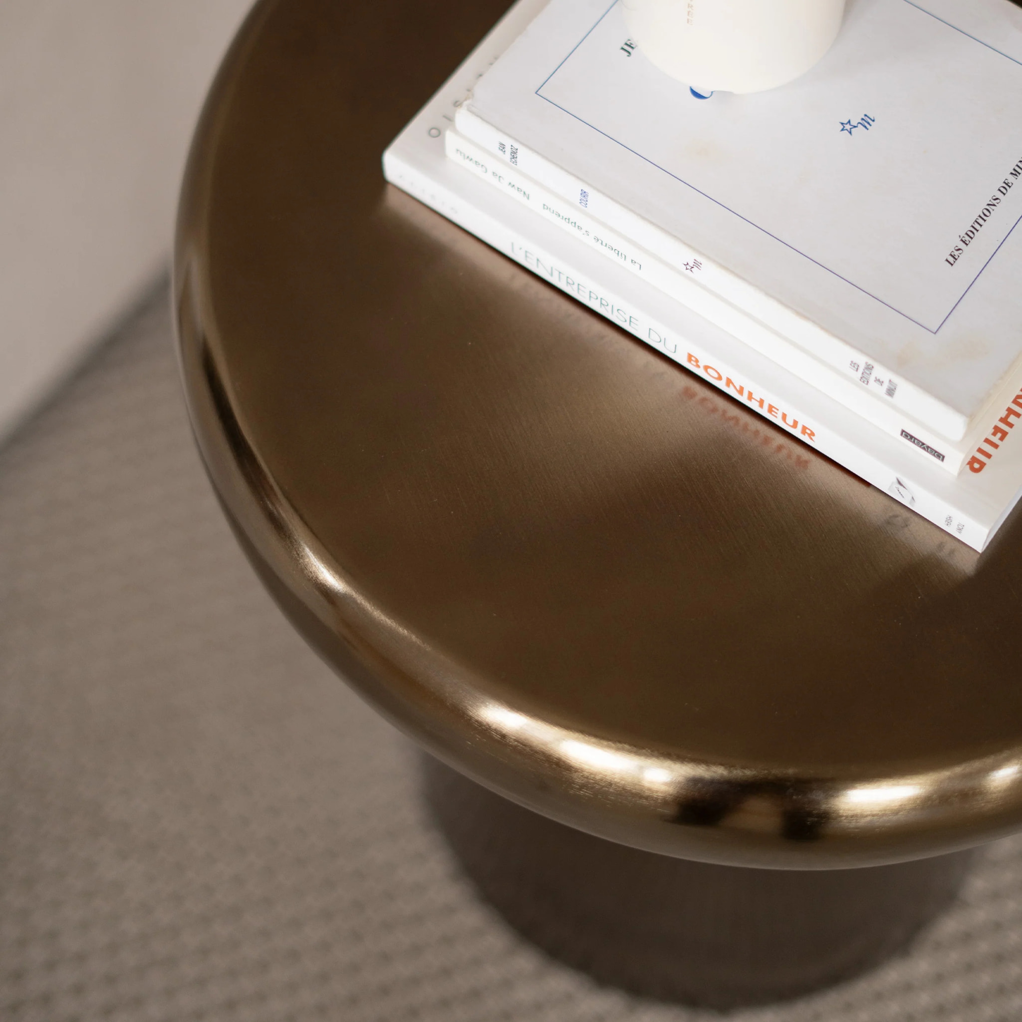 Table d'appoint ronde en métal doré D40 cm - Anouk