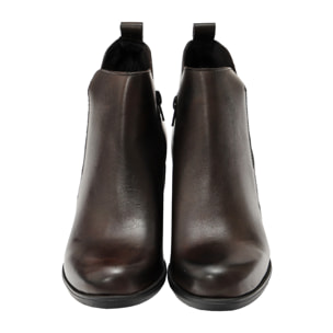 Tronchetto in vera pelle con tacco comodo e fascia elastica