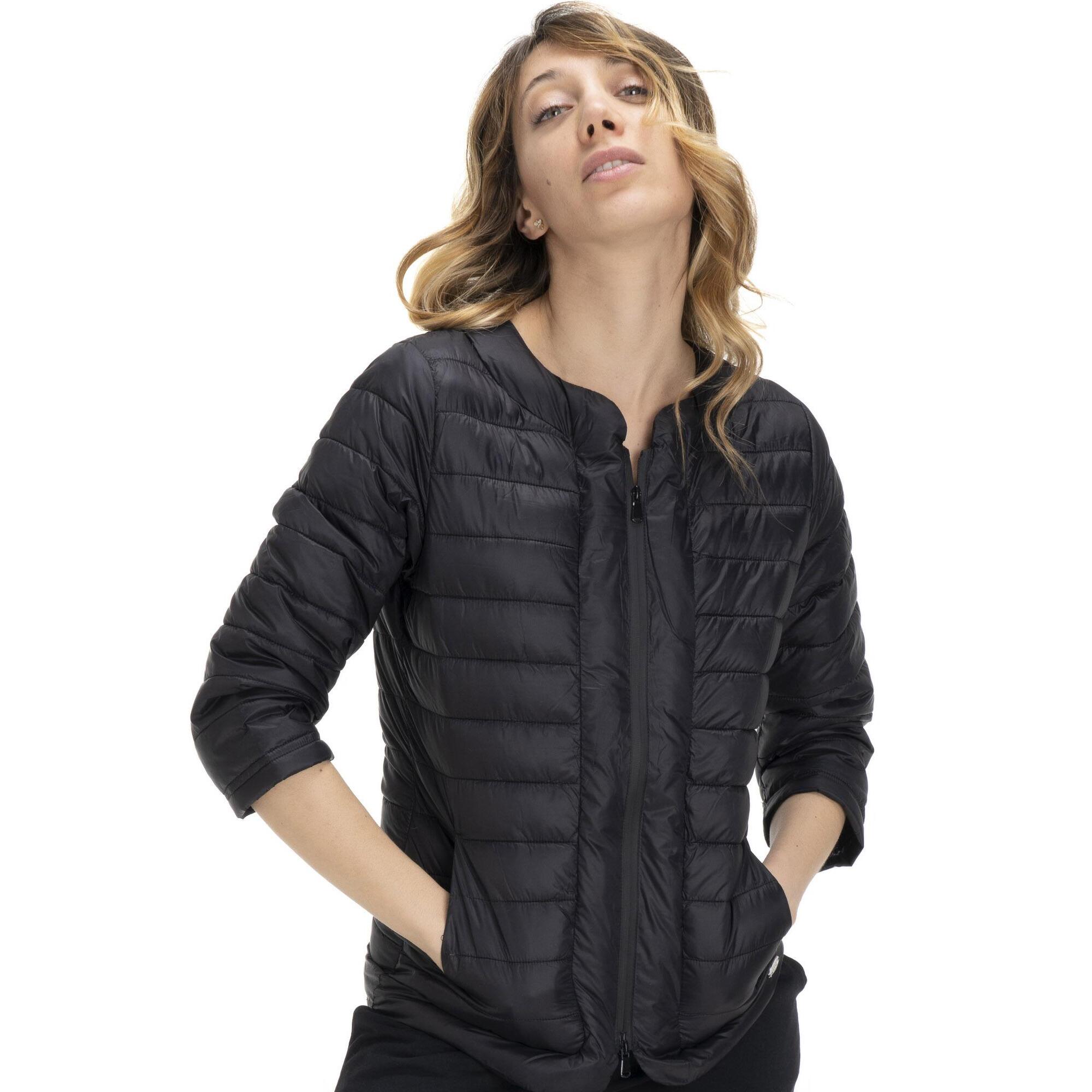 Chaqueta básica de mujer.