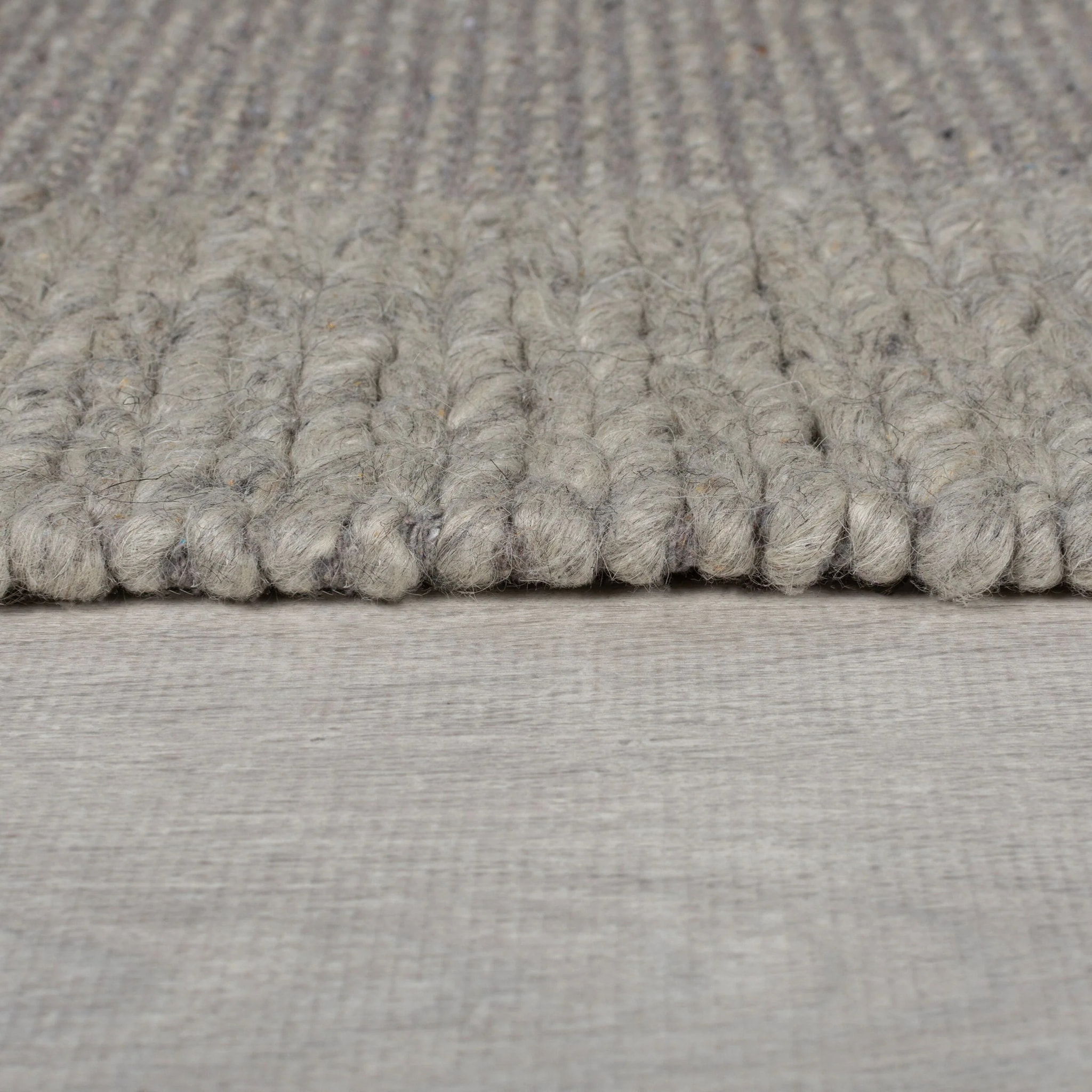Tapis en mélange de laine RUE PLAIT