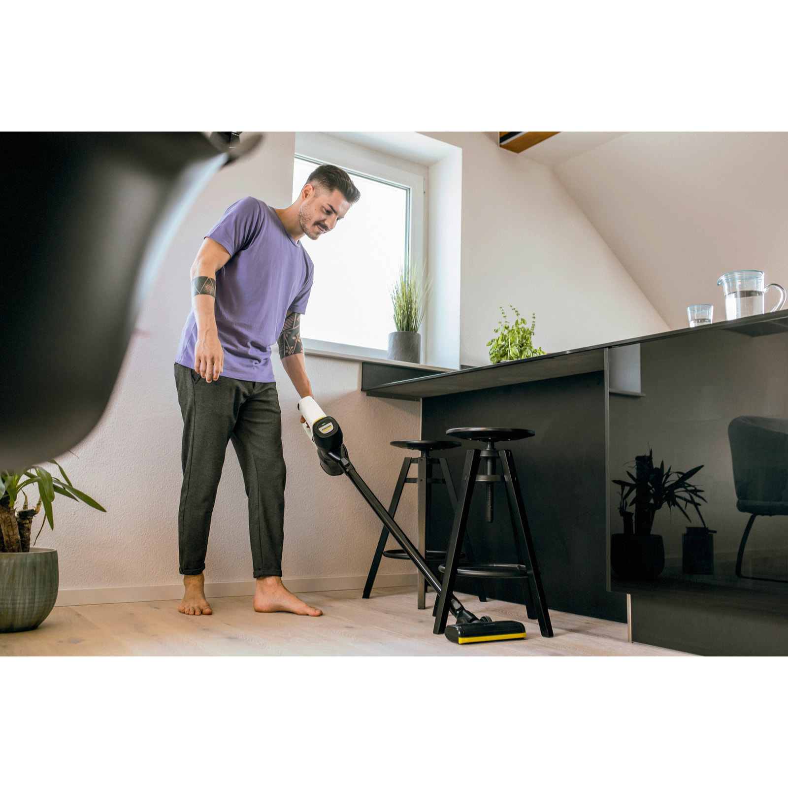 Aspirateur balai sans fil Karcher VC 4 Cordless myHome Blanc - Autonomie 30 min- Léger- Spécial Maison