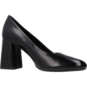 Salones Mujer de la marca GEOX  modelo D SEYLISE HIGH NEGRO