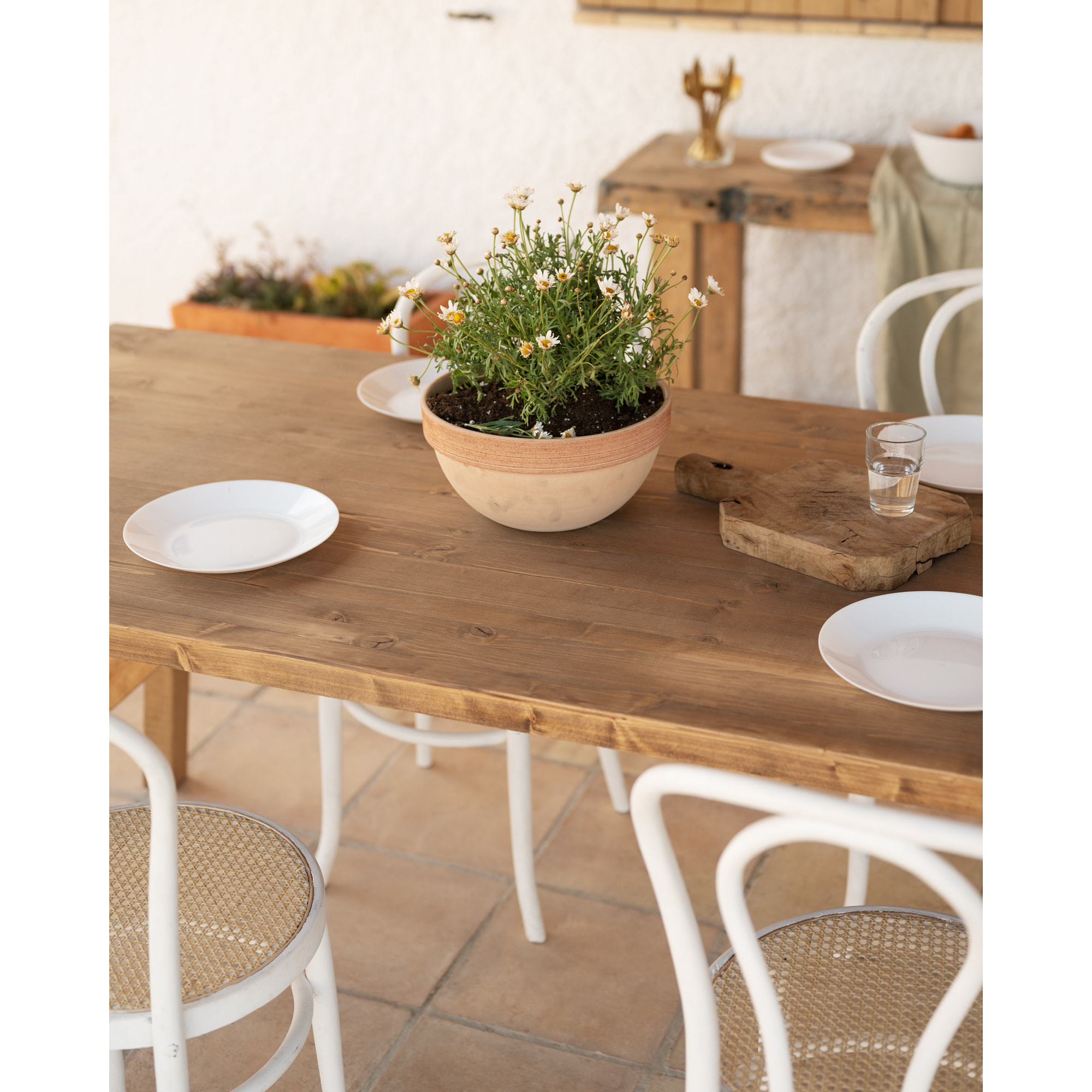 Mesa de comedor de madera maciza en tono roble oscuro de varias medidas