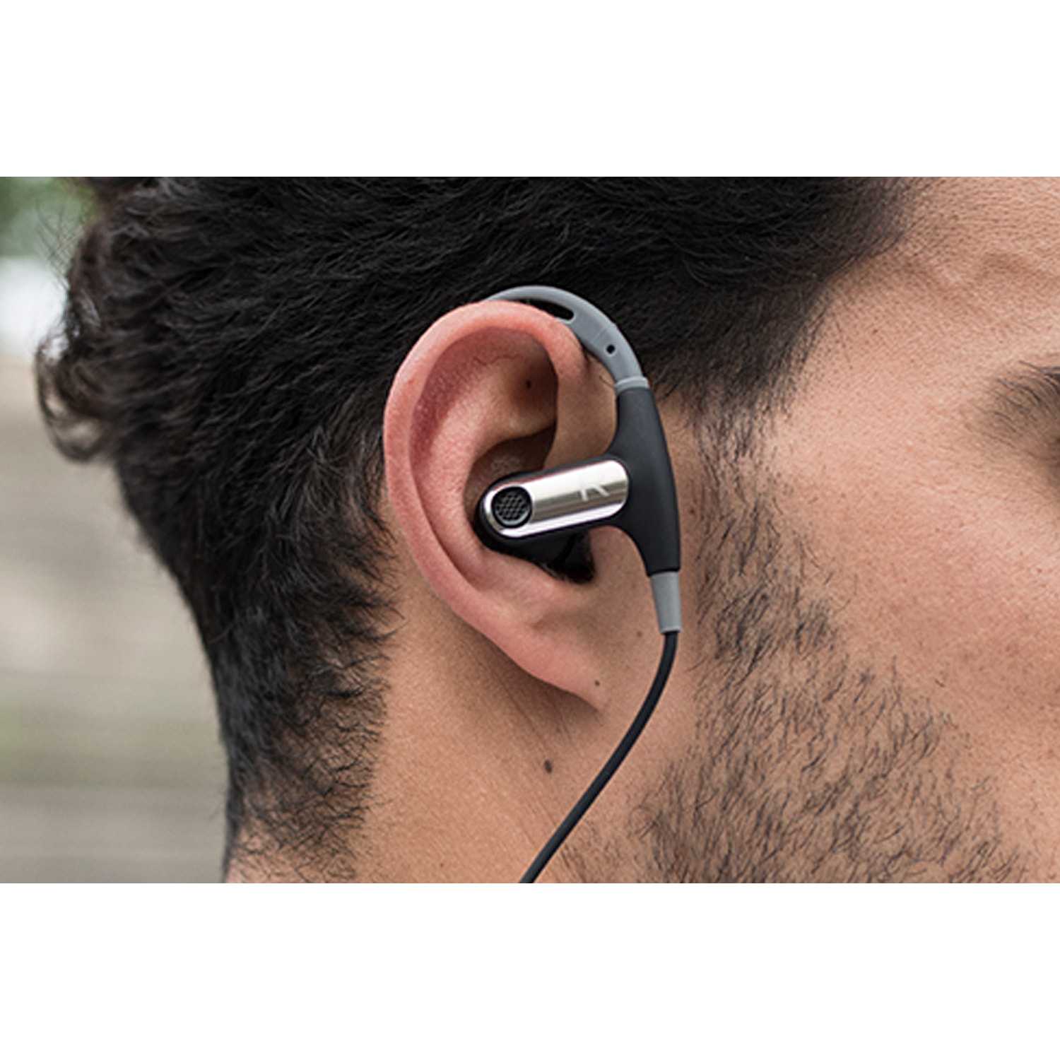 MAGNUSSEN M8 EARPHONES en color Negro