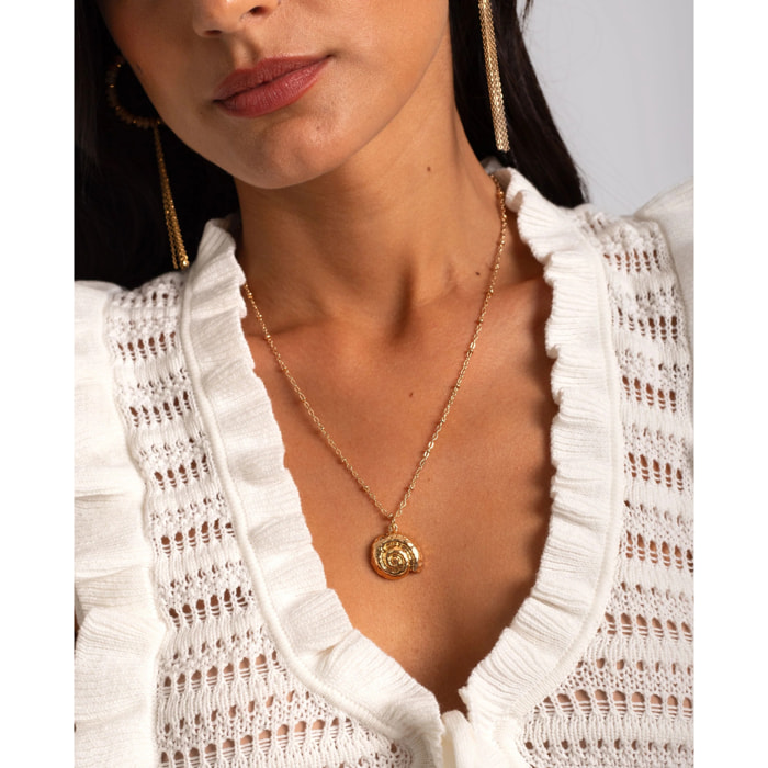 Collar corto con motivo de concha