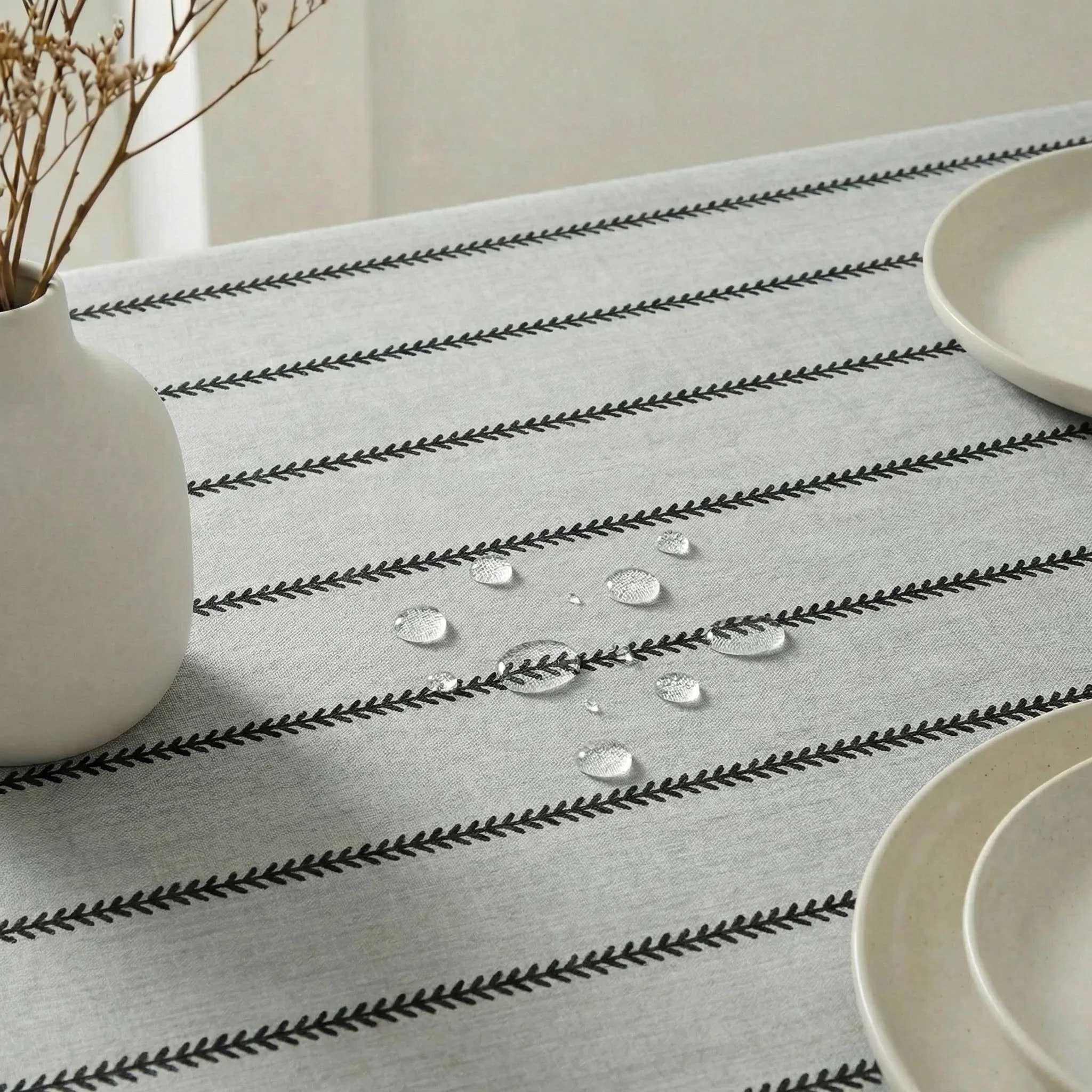 Nappe antitache au toucher tissu imperméable IAN BLACK