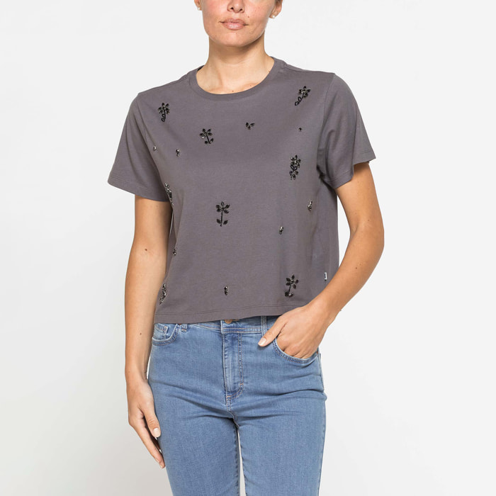 T-SHIRT CON APPLICAZIONI