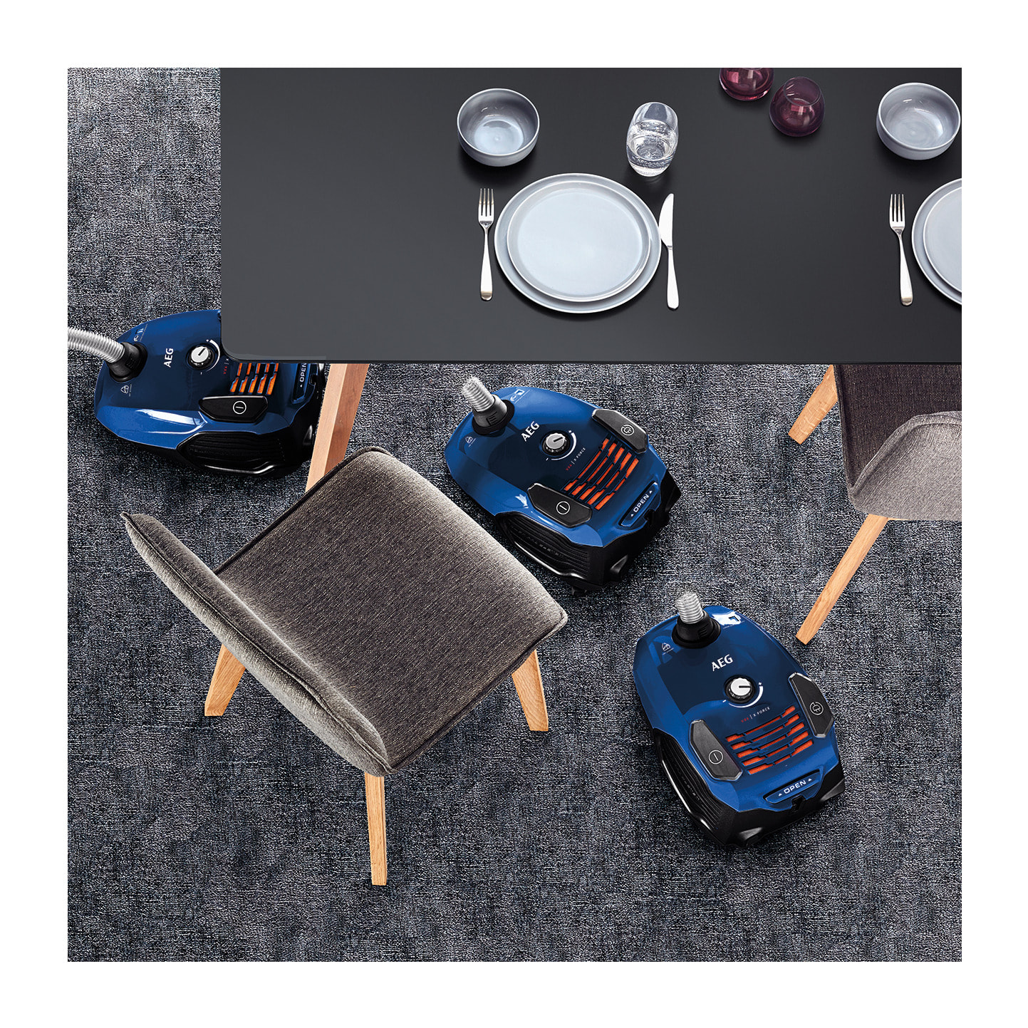 AEG Aspiradora con bolsa VX6 de 800 W y 76 dB(A) VX6-2-IS-P | Reacondicionado