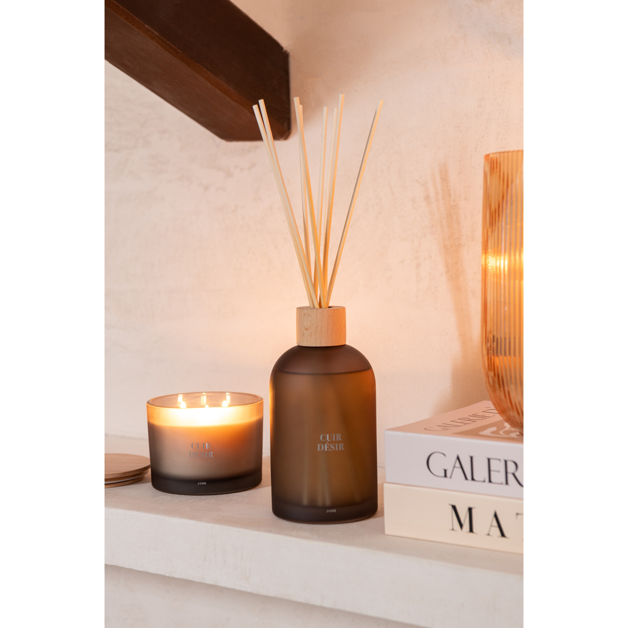 J-Line bâtonnets parfumés Accords Essentiels - Cuir Désir - brun - 550 ml