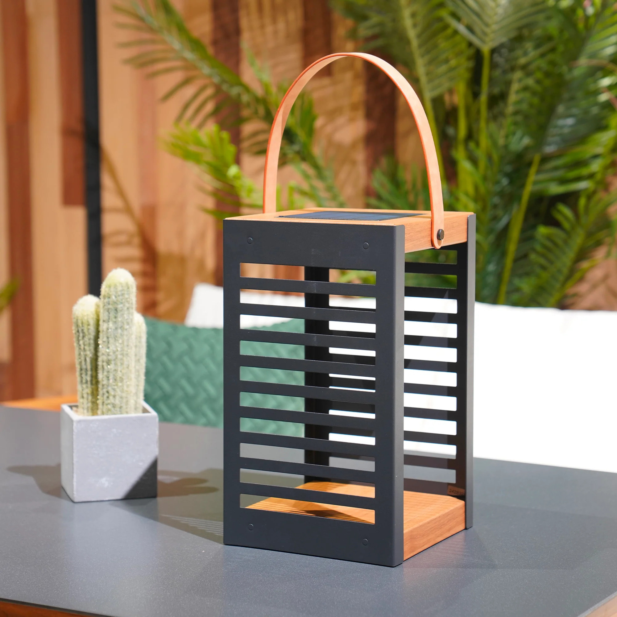 Lanterne solaire batterie FERIAN H35CM