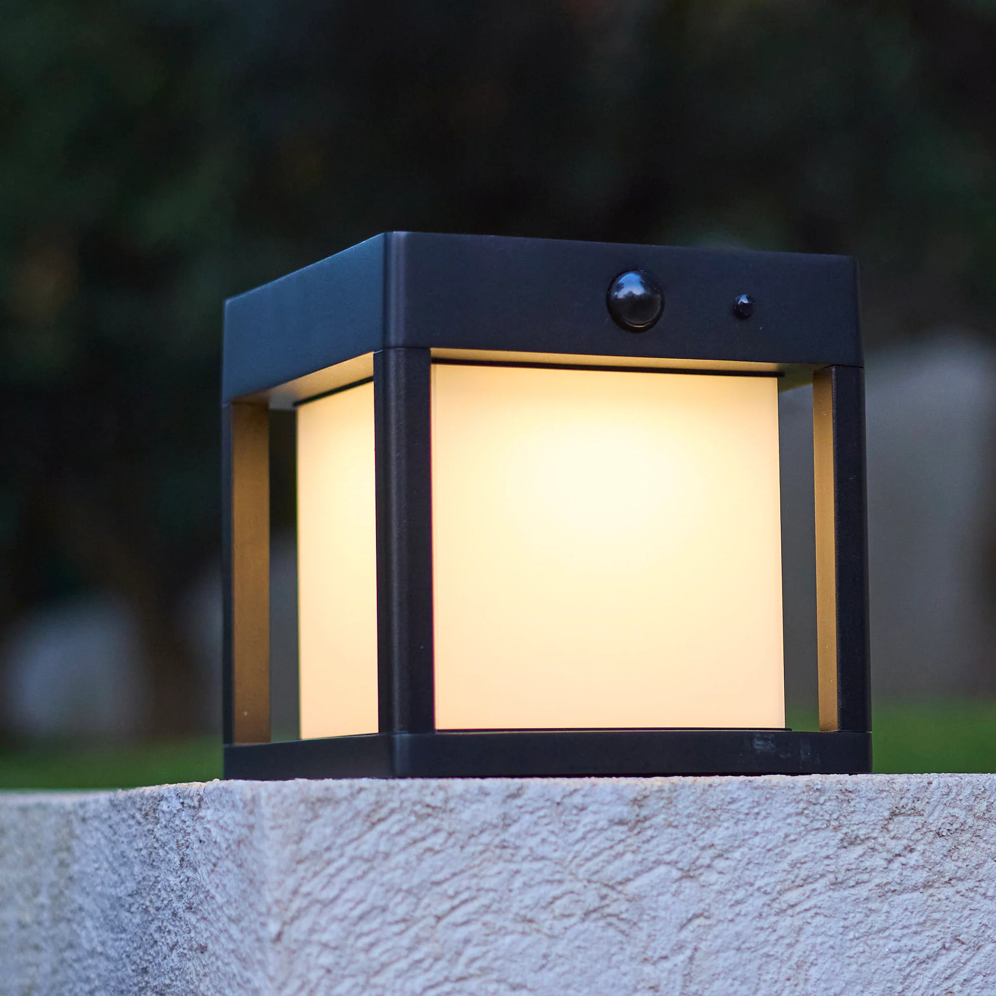 Borne solaire poteau sensor PILARO H15CM