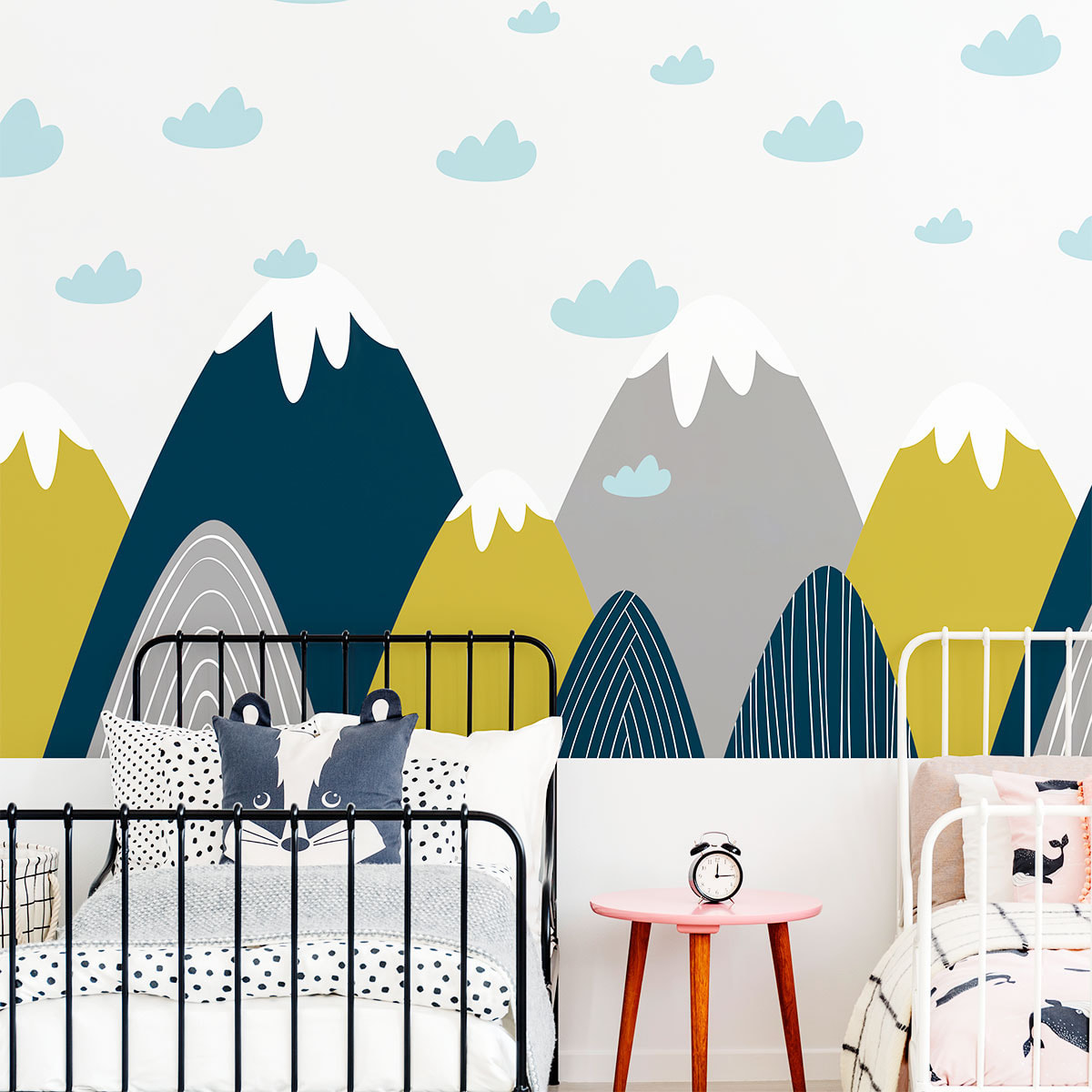 Stickers muraux enfants - Décoration chambre bébé - Autocollant Sticker mural géant enfant montagnes scandinaves DONKA