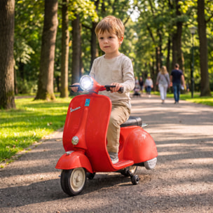 Moto Eléctrica para Niños Licencia VESPA 6V, Moto Eléctrica Infantil con Arranque Suave, Ruedines Desmontables, Luz Delantera, Música, Bocina, USB, Avance, Atrás, para Niños de +3 Años, Rojo