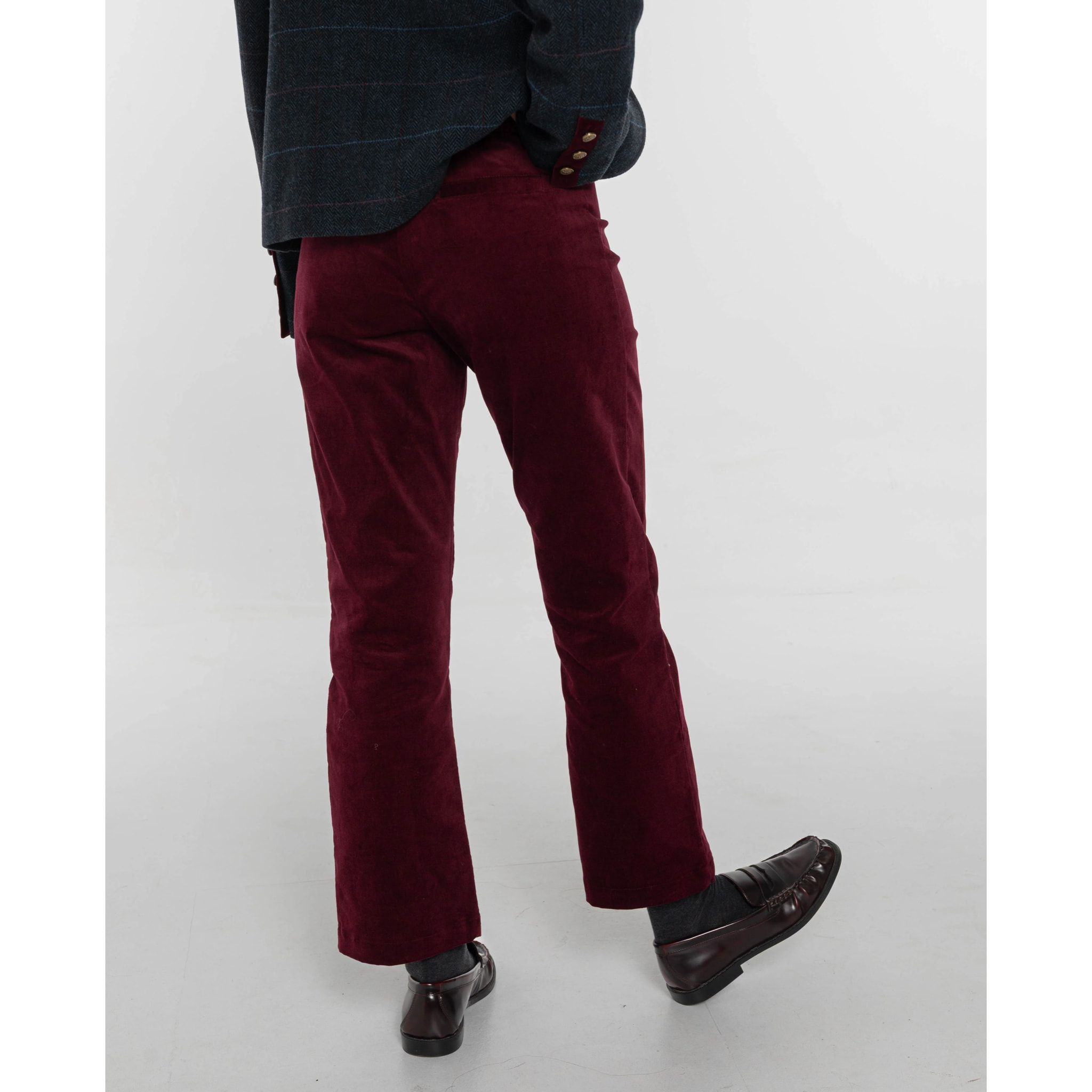 Pantalón terciopelo efecto piel de melocotón burdeos